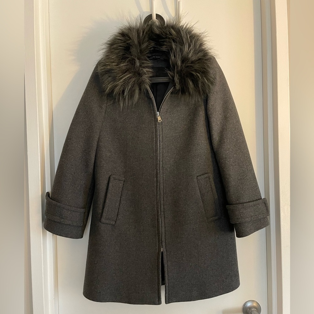 Zara bell sleeve gray coat with faux fur collar